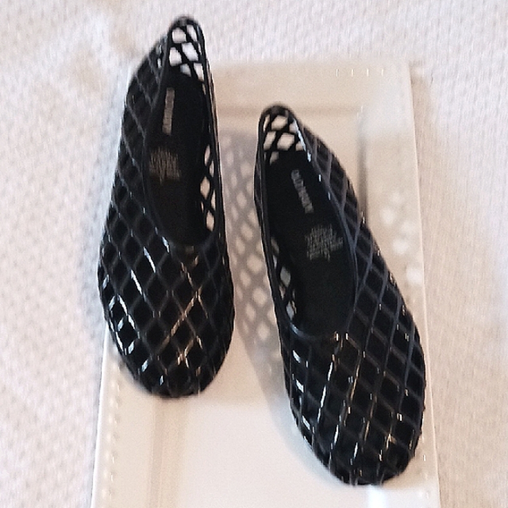 Gorgeous! Old Navy Black Diamond Design Jelly Flats with Glossy Finish 9 🏝 - Picture 3 of 11